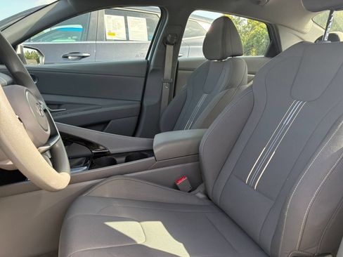 Used 2026 Hyundai Elantra Hybrid FWD image 22