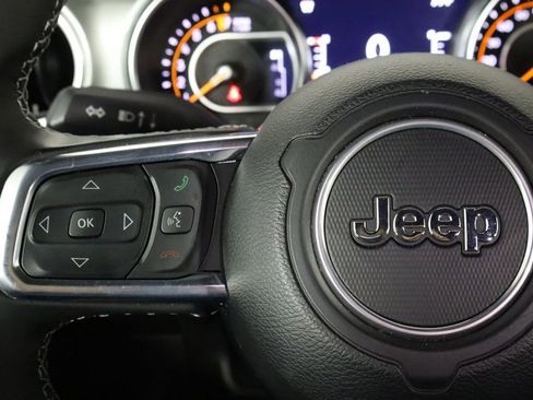 Used 2022 Jeep Gladiator Overland AWD/4WD image 8