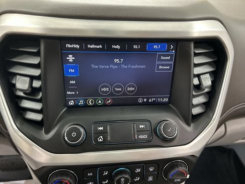 Certified 2023 GMC Acadia SLT w/ Preferred Package AWD/4WD image 14