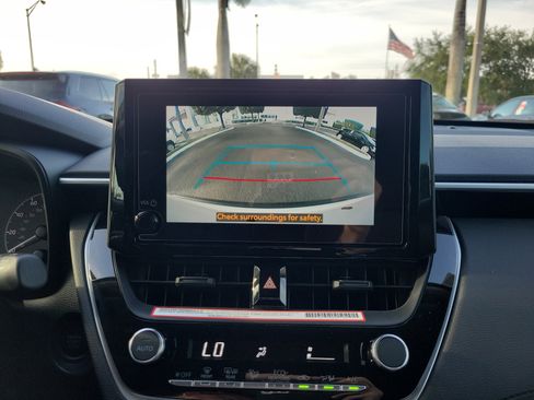 Used 2024 Toyota Corolla Cross LE image 27