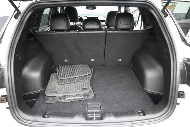 Used 2025 Jeep Compass Trailhawk AWD/4WD image 6