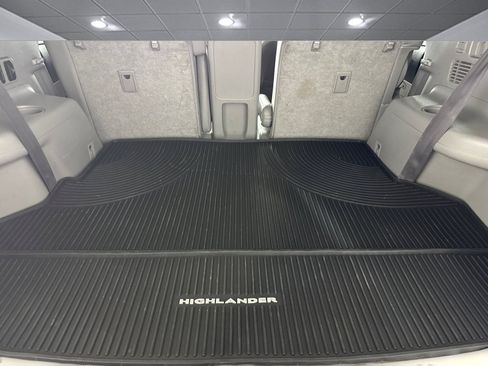 Used 2010 Toyota Highlander Limited AWD/4WD image 25