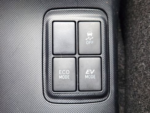 Used 2016 Toyota Prius C Two image 20