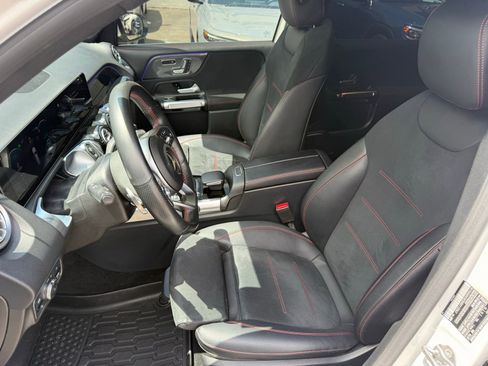 Used 2021 Mercedes-Benz GLB 250 image 8