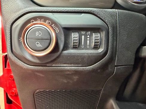 Used 2020 Jeep Gladiator Overland AWD/4WD image 18