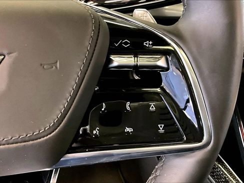 Used 2025 Cadillac Escalade V image 12