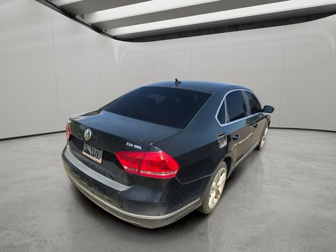 Used 2013 Volkswagen Passat TDI SEL Premium FWD image 8