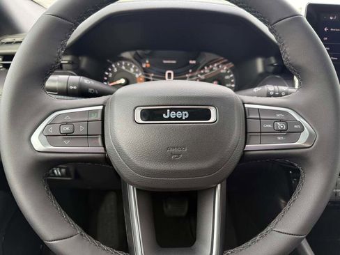 New 2026 Jeep Compass Latitude image 22