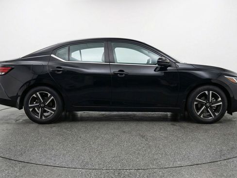 Used 2024 Nissan Sentra SV FWD image 11