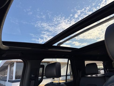 Used 2023 Ford Expedition Max Platinum image 4