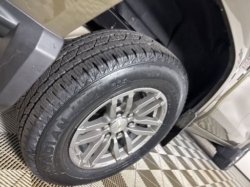 Used 2023 Chevrolet Colorado LT w/ LT Convenience Package II image 31