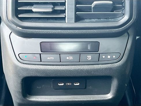 Used 2024 Honda Pilot EX-L image 25