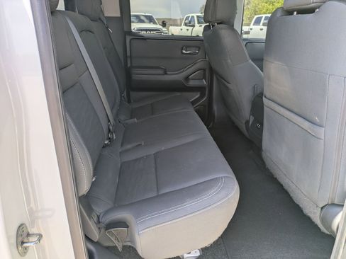 Used 2022 Nissan Frontier SV w/ Technology Package RWD image 25