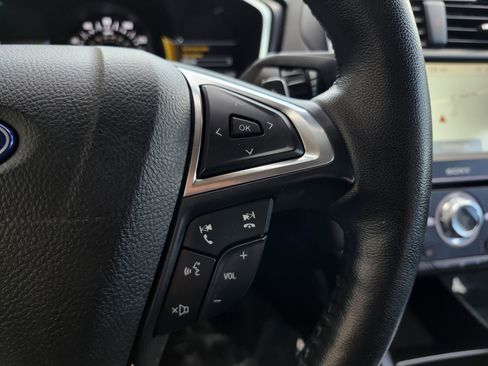 Used 2020 Ford Fusion Titanium image 13