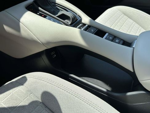 Certified 2025 Honda HR-V LX image 13
