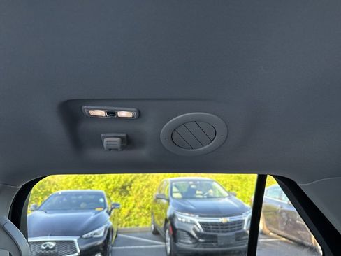 Used 2021 Ford Explorer XLT w/ Equipment Group 202A image 19