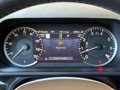 Used 2023 Land Rover Defender 110 SE AWD/4WD image 18