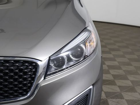 Used 2016 Kia Sorento L FWD image 9