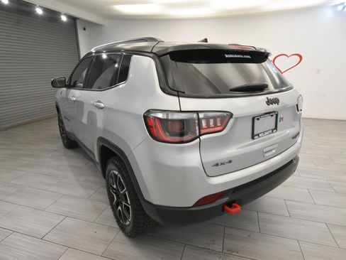 Used 2024 Jeep Compass Trailhawk AWD/4WD image 3