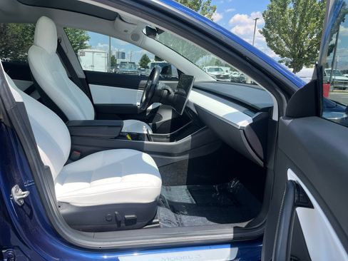 Used 2018 Tesla Model 3 Long Range AWD/4WD image 16
