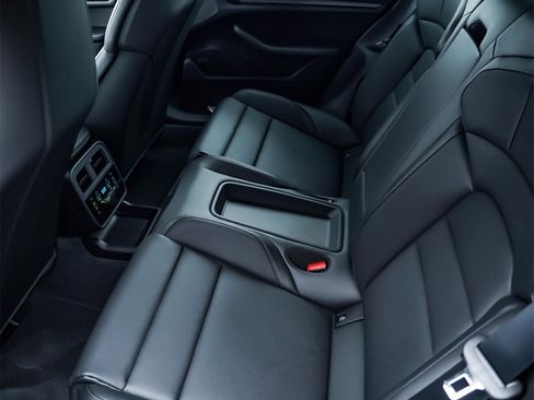 Certified 2025 Porsche Taycan image 31