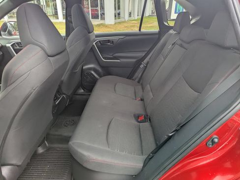 Used 2021 Toyota RAV4 SE w/ Weather & Moonroof Package AWD/4WD image 18