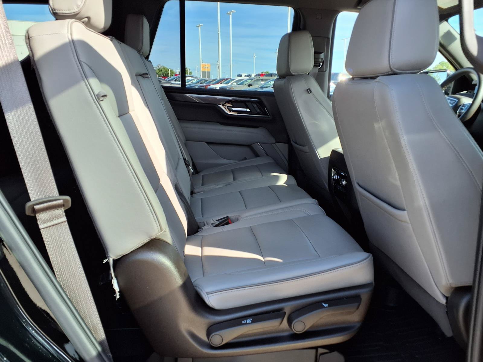 Used 2026 GMC Yukon Elevation RWD image 20
