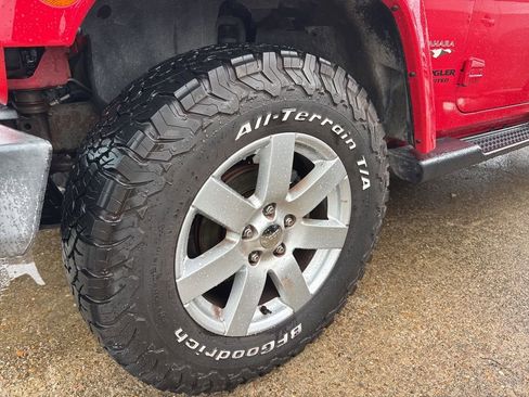 Used 2016 Jeep Wrangler Unlimited Sahara w/ Connectivity Group AWD/4WD image 7