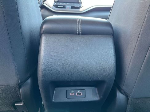 Used 2025 Nissan Altima 2.5 SV FWD image 23