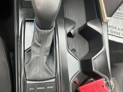 Used 2025 Toyota Camry LE FWD image 27