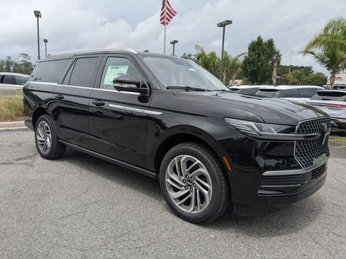 New 2025 Lincoln Navigator L Reserve image 2