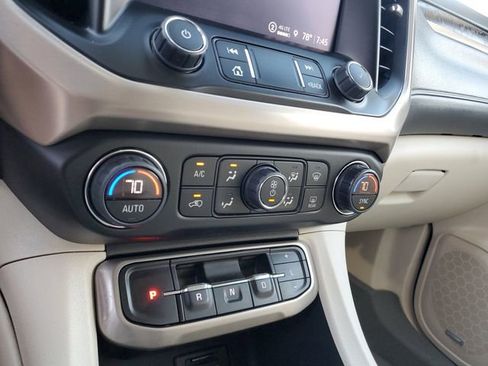Used 2023 GMC Acadia Denali w/ Denali Technology Package FWD image 22