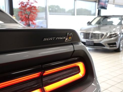 Used 2022 Dodge Challenger R/T Scat Pack RWD image 20