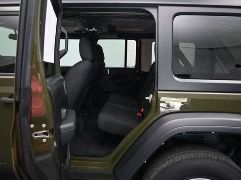 Used 2022 Jeep Wrangler Unlimited Sport AWD/4WD image 22