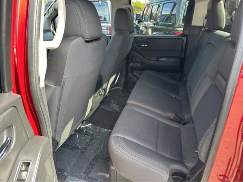 Used 2024 Nissan Frontier SV w/ SV Convenience Package image 9