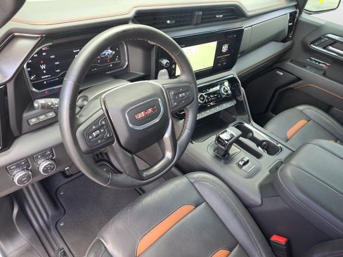 Used 2025 GMC Sierra 1500 AT4 w/ AT4 Premium Package AWD/4WD image 10