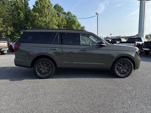 Used 2025 Ford Expedition Platinum w/ Stealth Performance Package AWD/4WD image 8