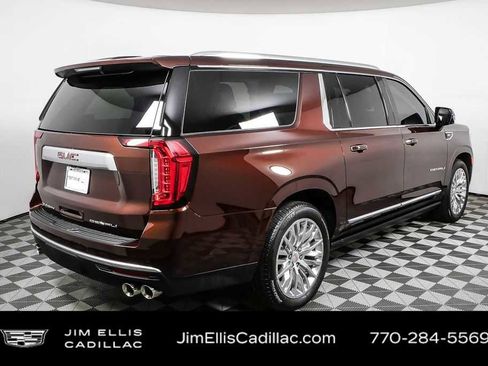 Used 2023 GMC Yukon XL Denali w/ Denali Reserve Package image 5