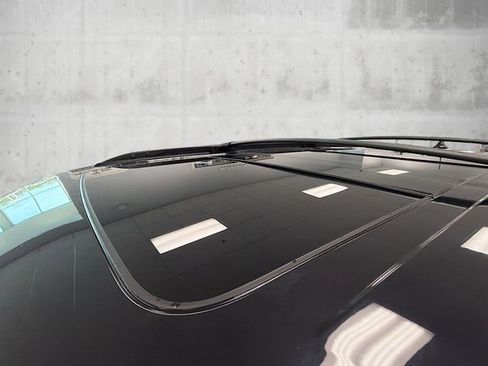 Used 2018 Ford Explorer XLT w/ Equipment Group 202A image 22