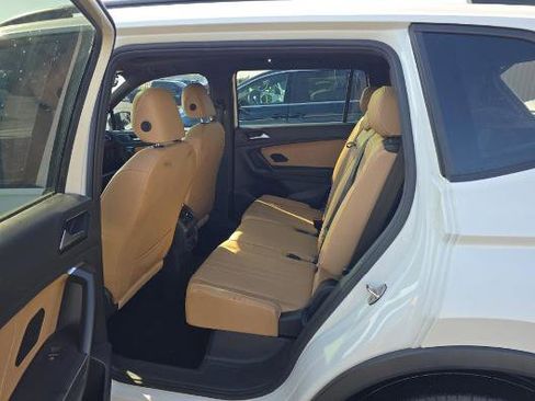 Used 2023 Volkswagen Tiguan SE R-Line image 8