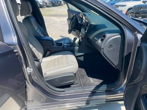 Used 2014 Dodge Charger SE RWD image 31