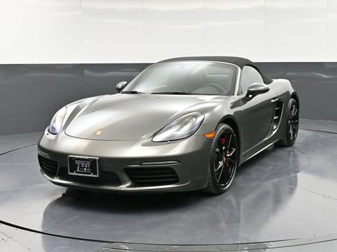 Certified 2021 Porsche 718 Boxster S image 1