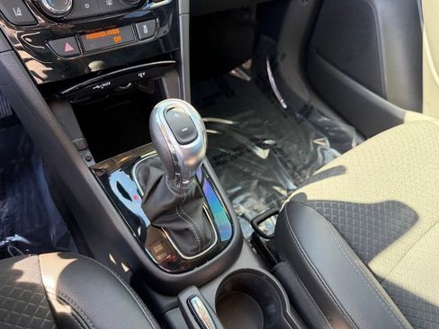 Used 2022 Buick Encore Preferred w/ Safety Package II AWD/4WD image 28