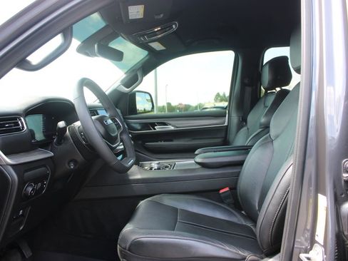 Used 2024 Jeep Wagoneer Series II AWD/4WD image 24