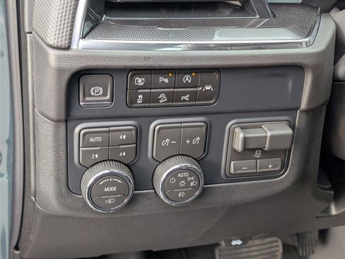 New 2026 Chevrolet Suburban RST image 20