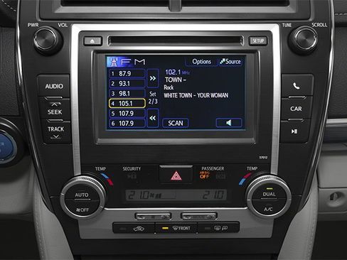 Used 2013 Toyota Camry XLE w/ Leather Pkg FWD image 10