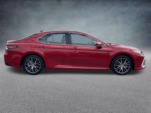 Used 2024 Toyota Camry XLE image 4