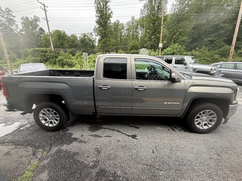 Used 2017 GMC Sierra 1500 SLE w/ SLE Value Package AWD/4WD image 4