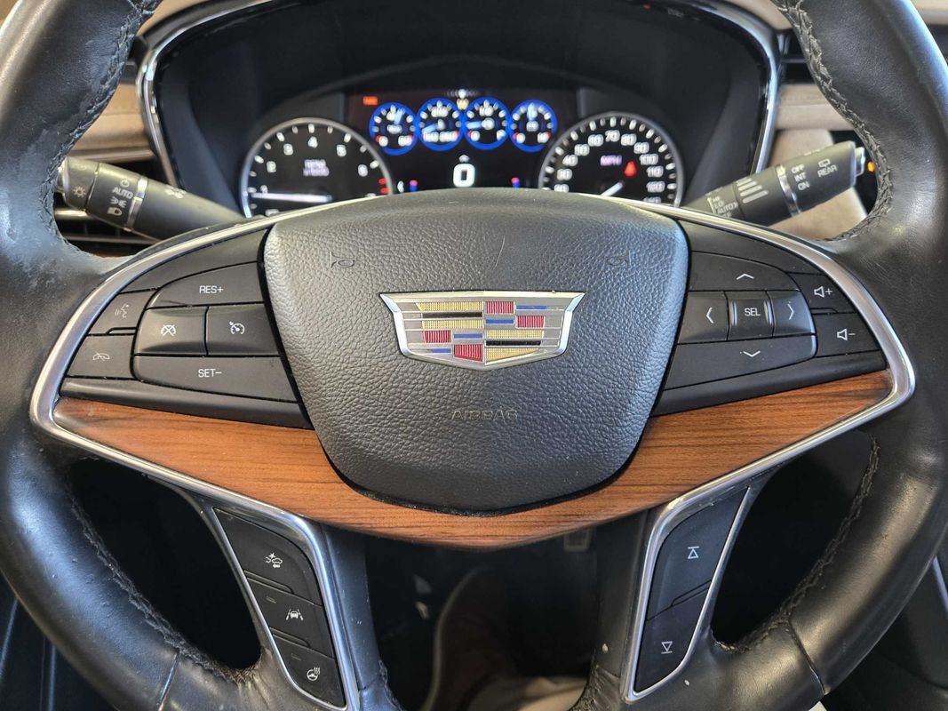 Used 2017 Cadillac XT5 Platinum w/ Driver Assist Package AWD/4WD image 19