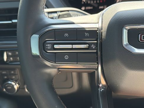 Used 2025 GMC Yukon XL AT4 w/ AT4 Premium Package AWD/4WD image 19